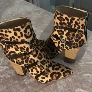 wide heel shoe animal print size 9